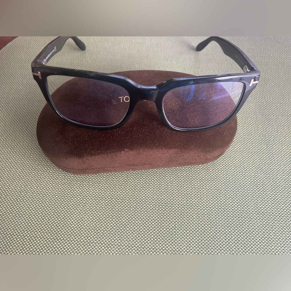 Tom Ford reading frames with prescription lenses. Prescription unknown.